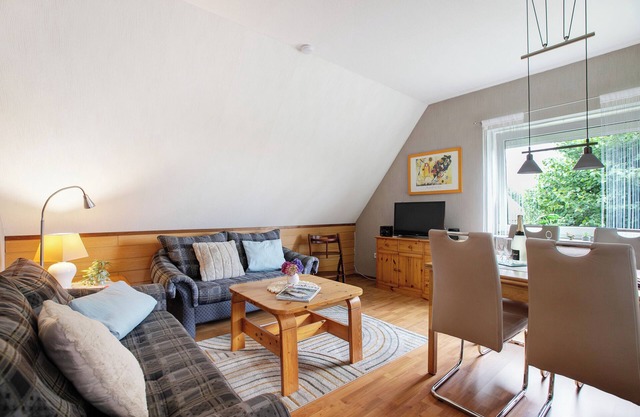 Apartment 'Kleine Ferienwohnung' with Shared Garden and Balcony