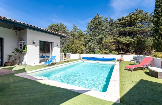 Apartment 'L'occitane' with Shared Terrace, Shared Garden and Wi-Fi