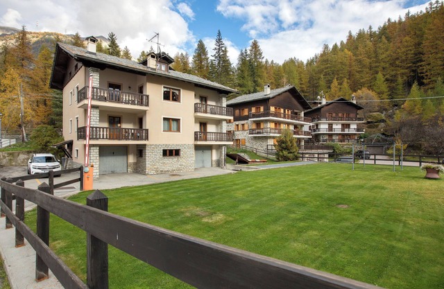 Apartment 'La Casa Vacanze Portigliatti' with Mountain View, Private Terrace and Wi-Fi