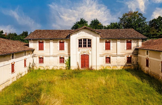 Apartment 'La Forge D'eyliac' with Private Terrace and Wi-Fi