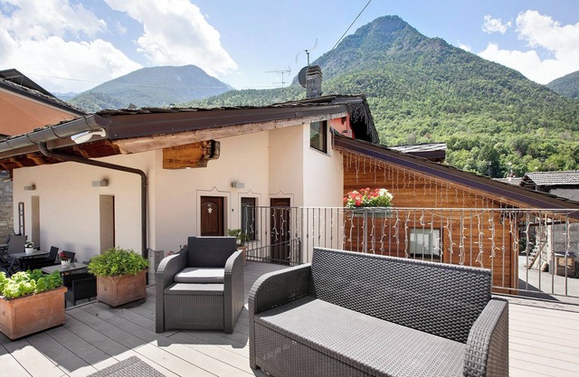 Apartment 'La Maison de Amélie - Bed' with Mountain View, Shared Terrace and Wi-Fi