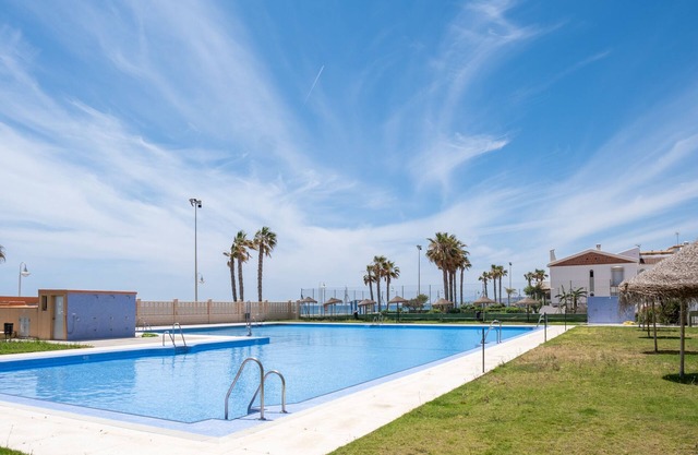 Apartment 'Las Terrazas Primera Línea de Playa' with Sea View, Wi-Fi and Air Conditioning