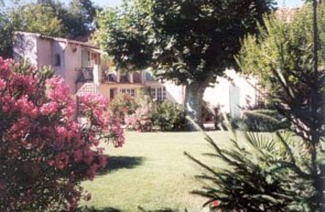 Apartment 'Les lavandes' - Tastefully Restored Provencal Farmhouse