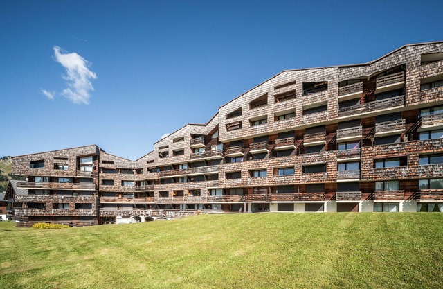 Apartment 'Les Pralyssimes 462' with Mountain View, Private Terrace and Wi-Fi