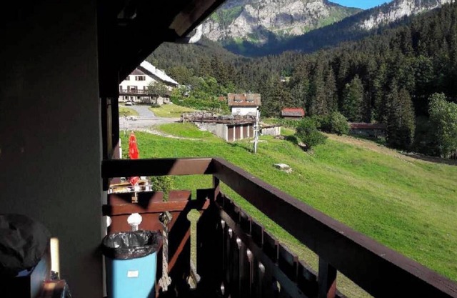 Apartment 'Les Silenes' with Mountain View and Balcony