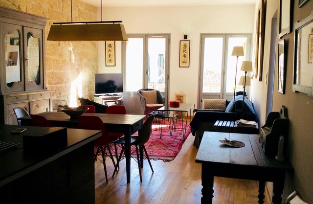 Apartment located in the heart of the historic city - 50 m from Place aux Herbes