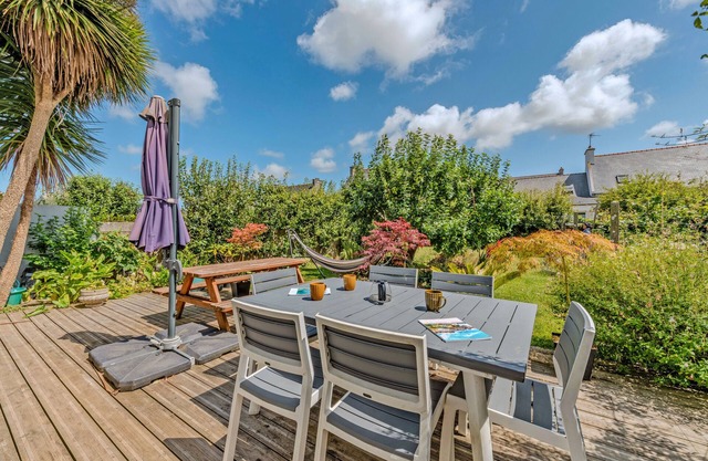 Apartment 'Location Meublé Ty Kim' with Shared Terrace and Wi-Fi