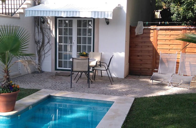 Apartment m. Pool u. Sea view, about 500m to the beach in Sesimbra for max. 4 pers