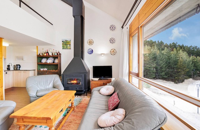 Apartment 'Masella' with Mountain View, Shared Garden