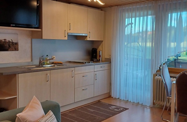 Apartment 'Mina' with Shared Terrace, Shared Garden and Wi-Fi