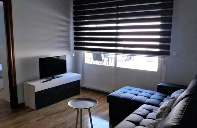 Apartment 'Miralrio 2' with Private Terrace, Wi-Fi and Air Conditioning