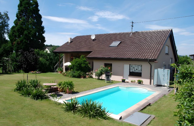 Apartment 'Mit Pool' with Shared Pool, Shared Garden and Wi-Fi