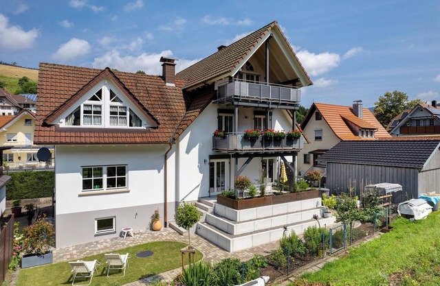 Apartment 'Moderner Schwarzwaldtraum' with Private Terrace, Shared Garden and Wi-Fi