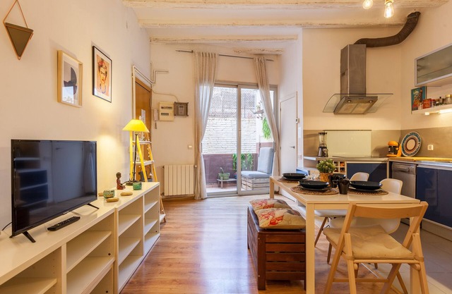 Apartment "Modern Flat Next To Bogatell Beach" with Private Balconies & Wi-Fi
