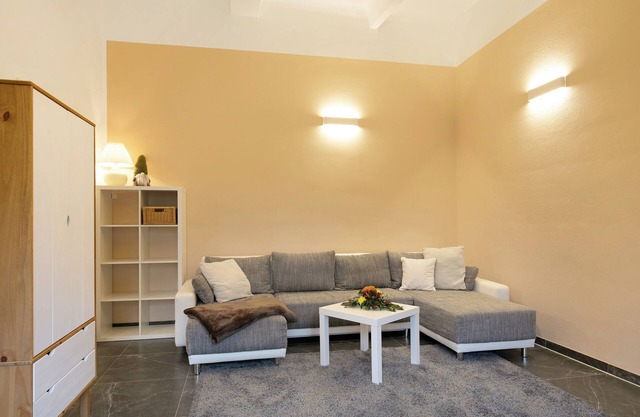 Apartment 'Müncheberg 1' with Private Terrace, Shared Garden and Wi-Fi