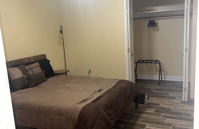Apartment near Lakefront