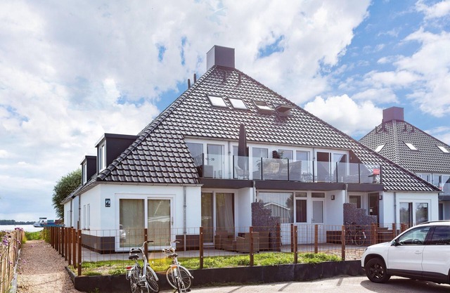 Apartment near Sneekermeer water sports