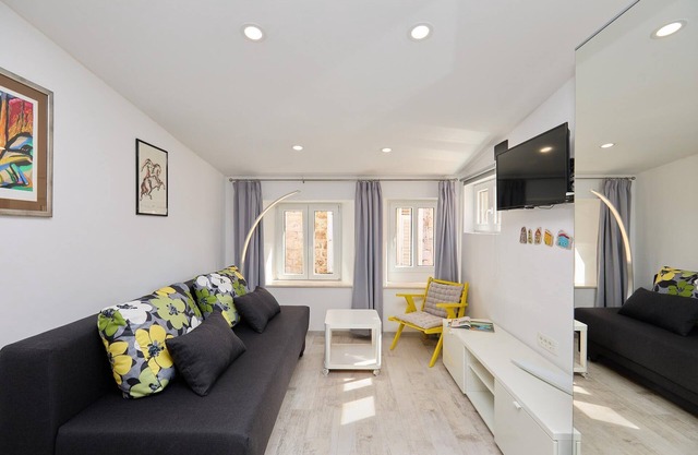Apartment Nino 3 - Two Bedroom Apartment, Sleeps 4