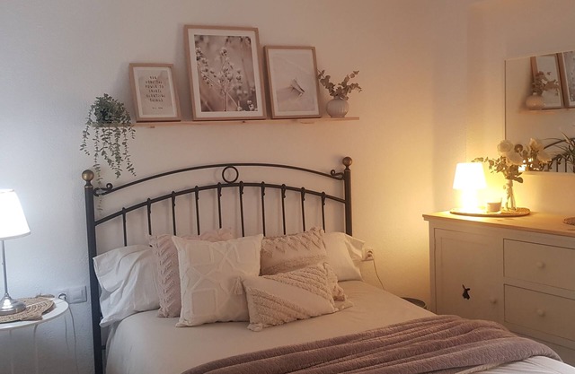 Apartment on the Beach Malvarrosa Cabañal, CA MICAELA- Wifi free, easy parking