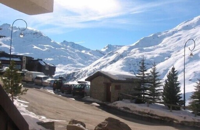 Apartment on the slopes of the station menuires near all amenities