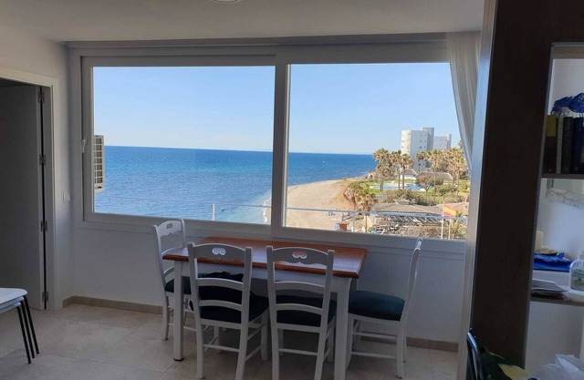 APARTMENT ON THE SHORE OF CALAHONDA, fully equipped (no extras to pay)