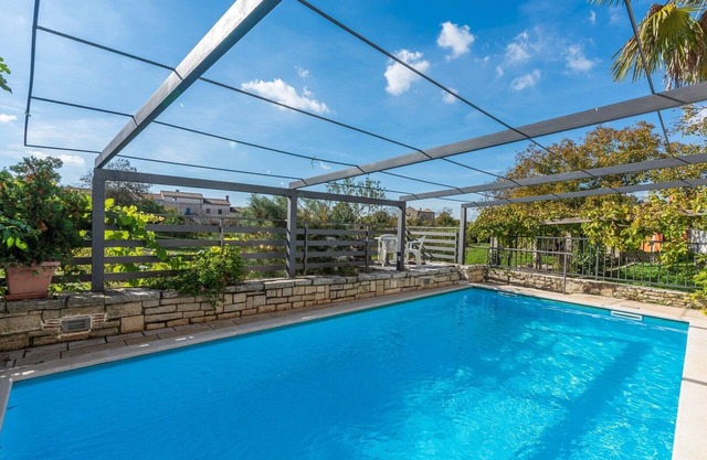 Apartment Peresiji AUC with Shared pool