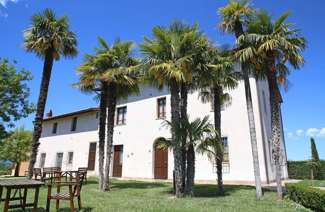 Apartment Perfect for Couples In Holiday Home With Pool, Park, Wi-Fi & Hammocks!
