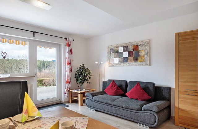 Apartment 'Pflumberg, 46qm' with Private Terrace, Shared Garden and Wi-Fi