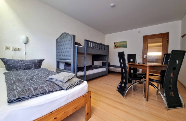Apartment-Private Bathroom-Balcony-Zimmer 15