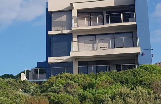 Apartment Royal Whale Watching in Gansbaai - De Kelders - 4 persons, 2 bedrooms