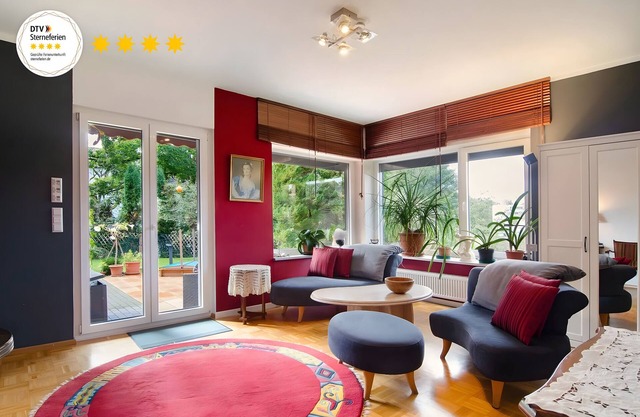Apartment 'Refugium mit Schlossblick' with Private Terrace, Shared Garden and Wi-Fi