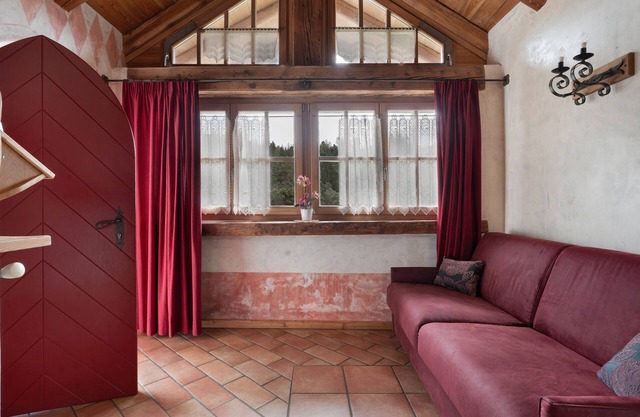 Apartment 'Royal Gala' with Mountain View, Shared Garden and Wi-Fi