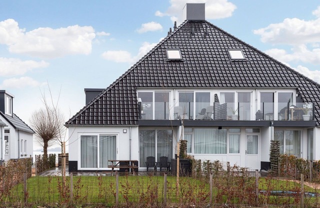 Apartment Sneekermeer with Water Sports Access