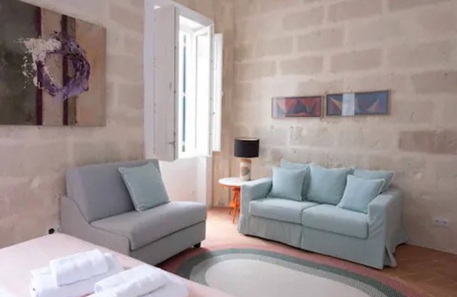 Apartment 'Suite 2' with Wi-Fi and Air Conditioning