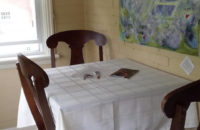 Apartment Suite close to theatres, shopping, restaurants