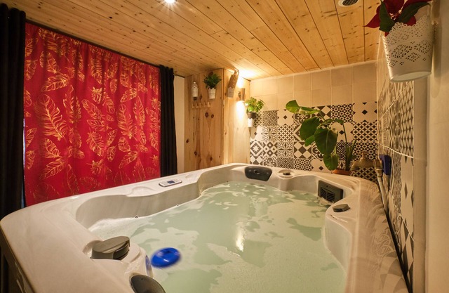 Apartment 'Sweet Loft Grenoble' with Wi-Fi and Air Conditioning