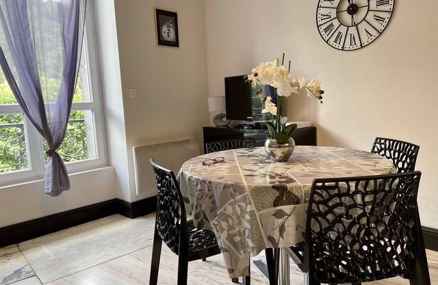 APARTMENT T2 DOWNTOWN IDEAL CURES SKI RIDE FREE WIFI