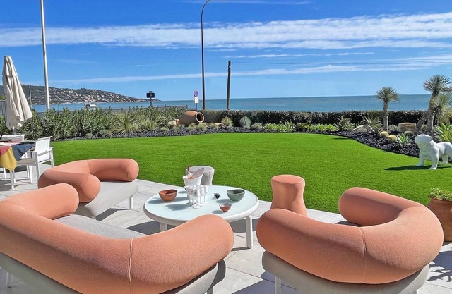 Apartment T4 - 6 people - Sea view - Air conditioning - Wifi - Facing the beach - Sainte Maxime