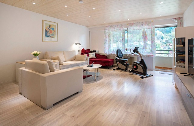 Apartment 'Talblick Mit Schwimmbad' with Mountain View, Balcony and Wi-Fi