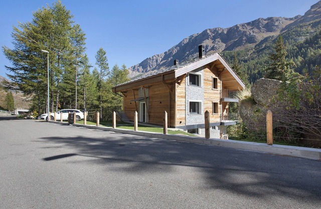 Apartment 'Valgrisa Mountain Lodges 2' with Mountain View, Private Terrace and Wi-Fi