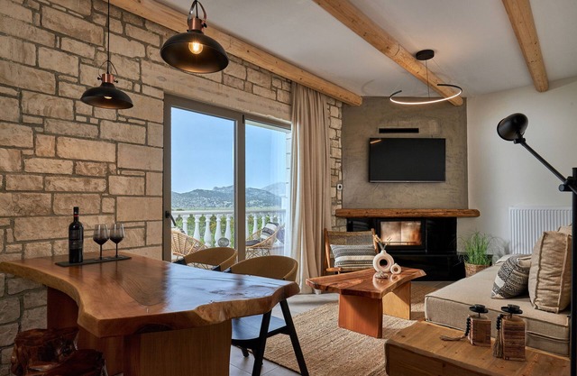 Apartment 'Villa 2' with Mountain View, Balcony and Wi-Fi