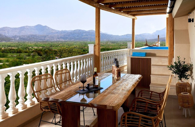Apartment 'Villa 3' with Mountain View, Balcony and Wi-Fi