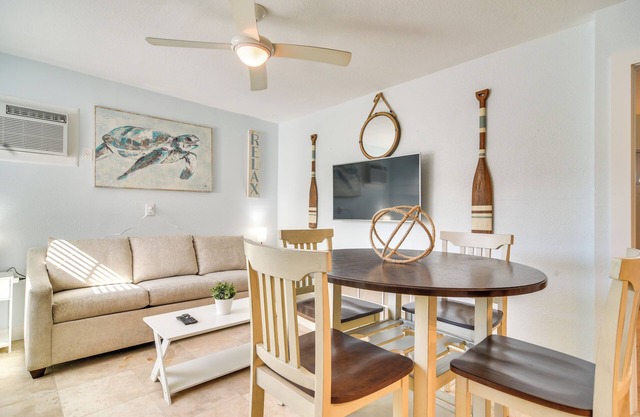 Apartment w/Easy Access to Indian Rocks Beach!
