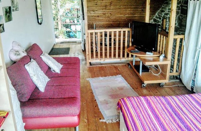 Apartment with flair, quiet location, large garden directly at forest/meadow, large swimming lake at 2km,
