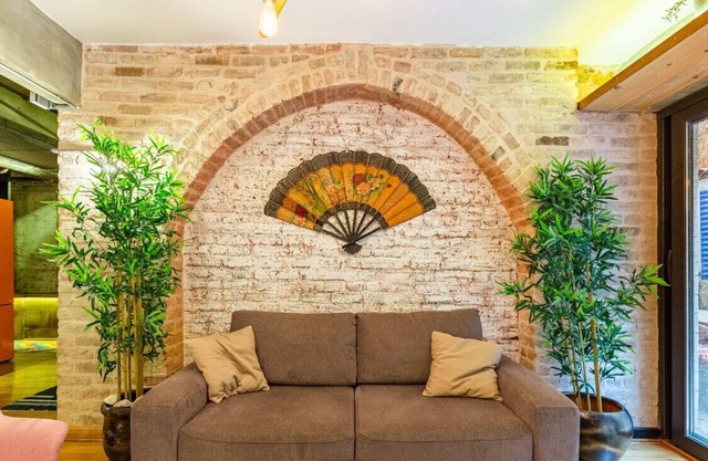 Apartment with Backyard in Nisantasi
