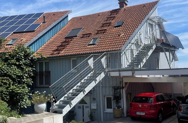 Apartment with balcony and private access