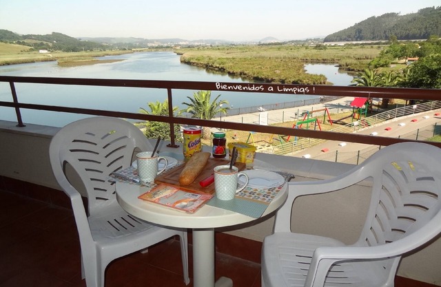 Apartment with beautiful views of the ria de Limpias
