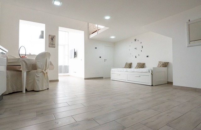 Apartment with free parking and sea view