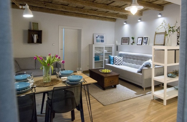 Apartment with garden + jacuzzi + 3x bikes + WiFi + grill