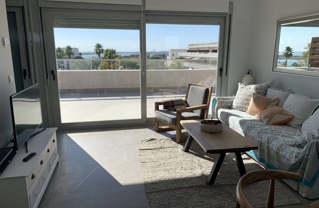 APARTMENT WITH GARDEN IN PRIVATE URBANIZATION WITH POOL. IDEAL FOR FAMILIES